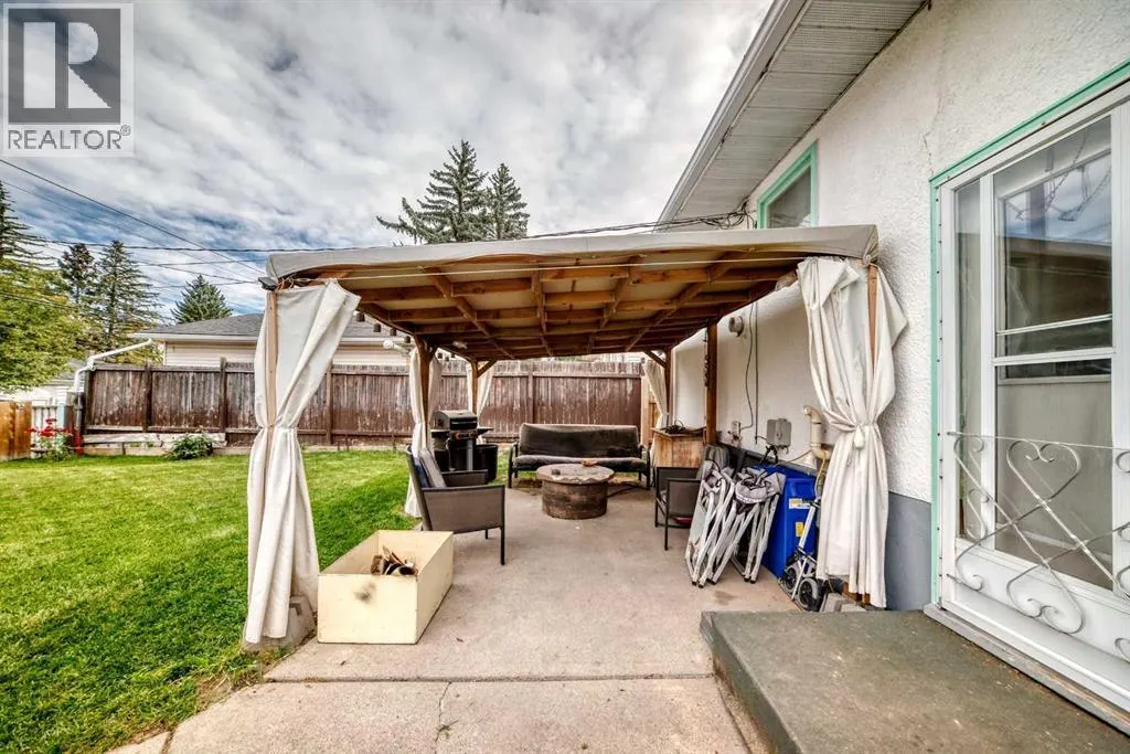 126 Springwood Drive SW