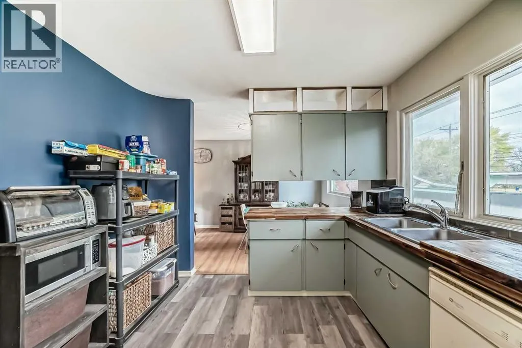 126 Springwood Drive SW