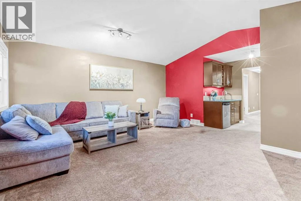 262 Hillcrest Circle SW