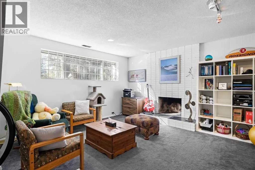 5016 Viceroy Drive NW