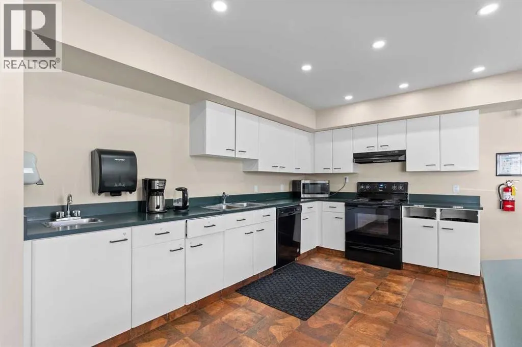 11, 2611 Edenwold Heights NW