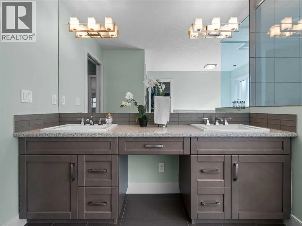 95 Mahogany Manor SE