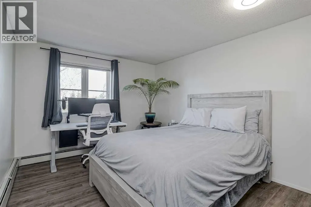 34, 2834 Edenwold Heights NW