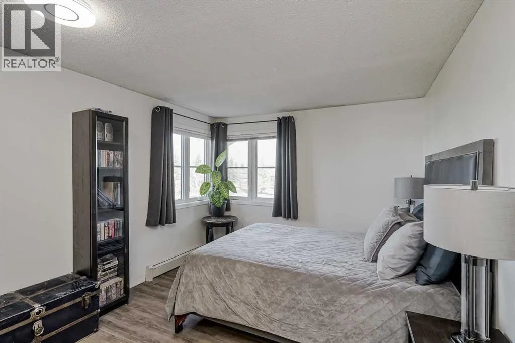 34, 2834 Edenwold Heights NW