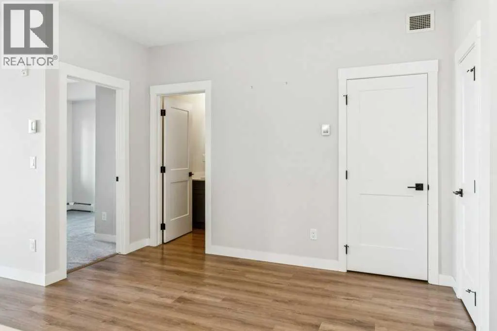 5106, 200 Seton Circle SE