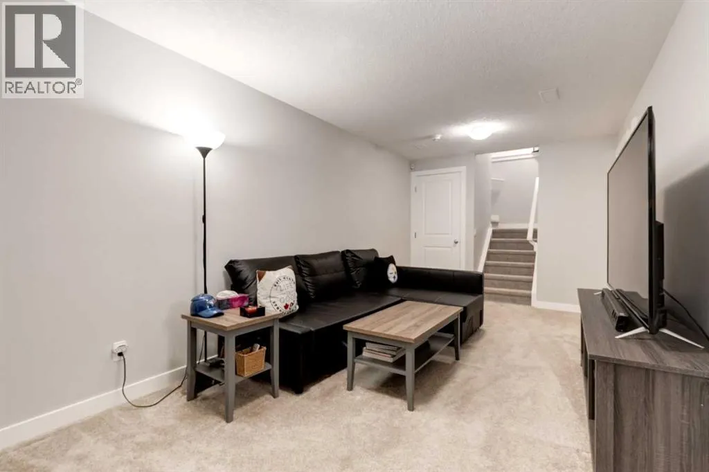1136 MIDTOWN Lane SW