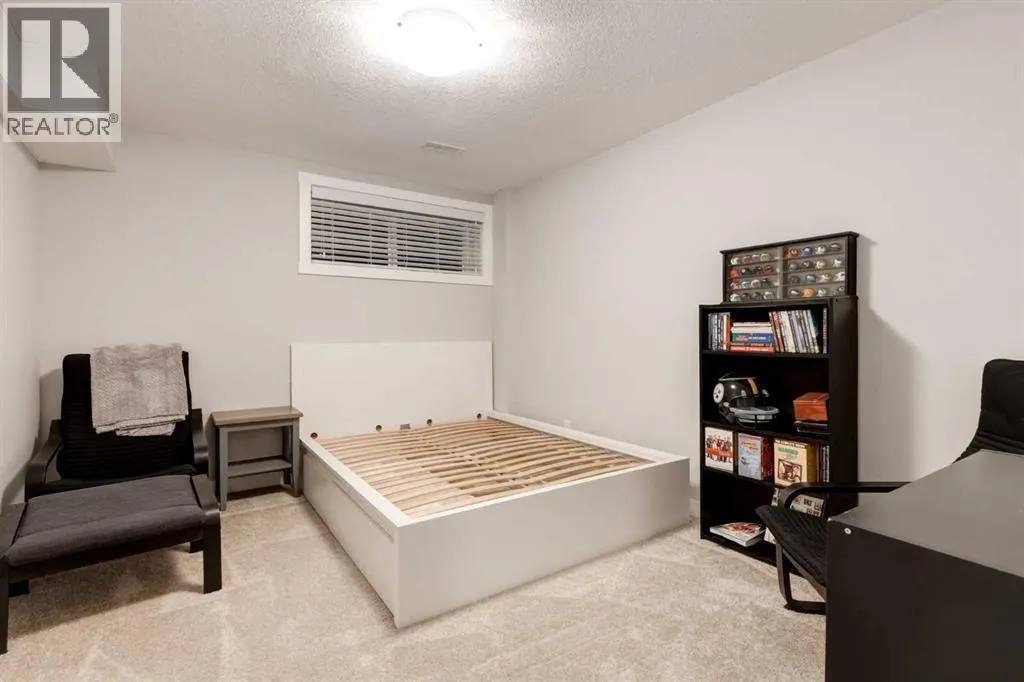 1136 MIDTOWN Lane SW