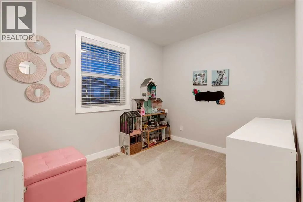 1136 MIDTOWN Lane SW