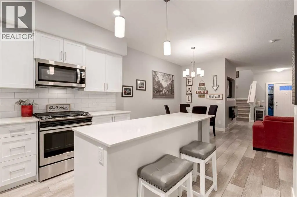 1136 MIDTOWN Lane SW