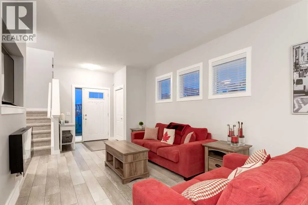 1136 MIDTOWN Lane SW