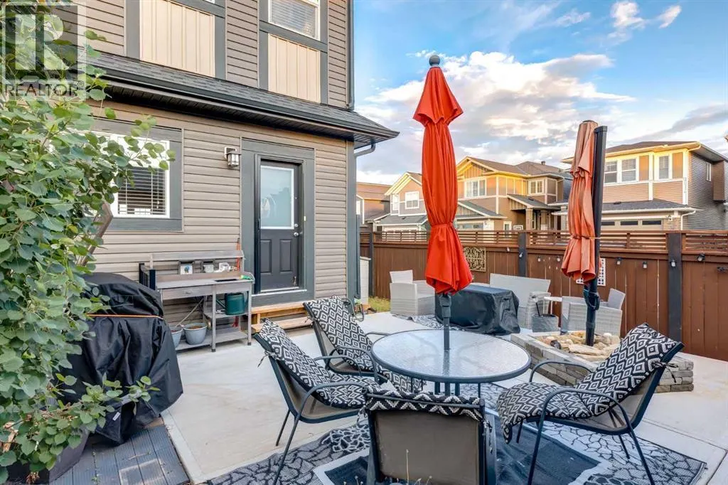 1136 MIDTOWN Lane SW