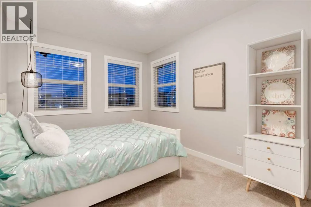 1136 MIDTOWN Lane SW