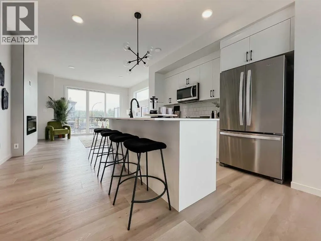 822 Arbour Lake Road NW