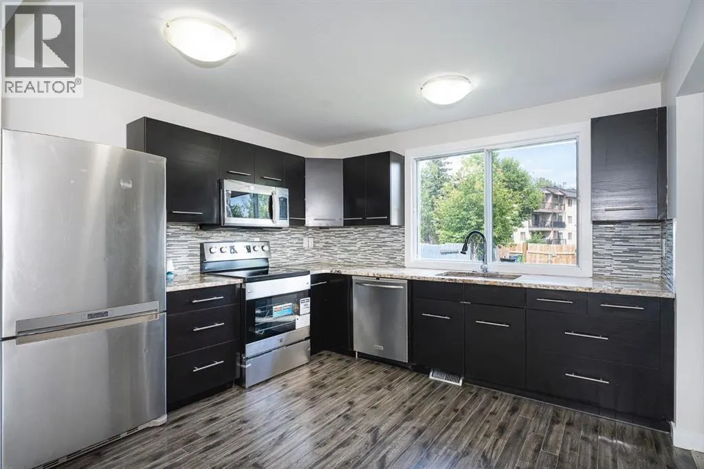 343 Falshire Way NE