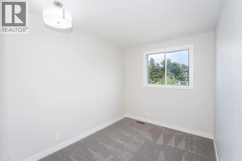 343 Falshire Way NE