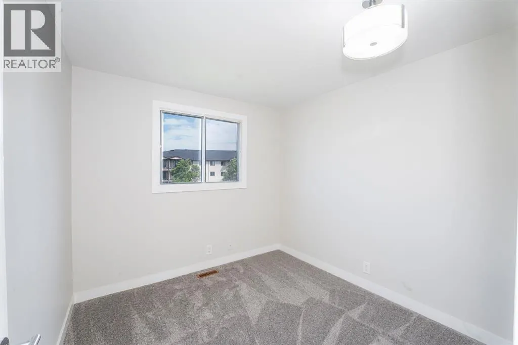 343 Falshire Way NE