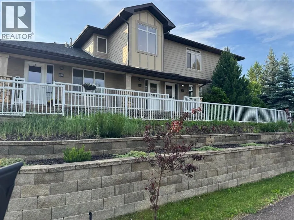 101, 105 Fontaine Crescent SE