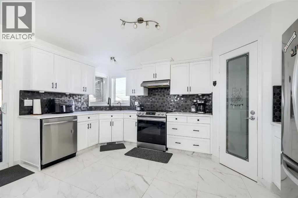 44 Parkside Crescent