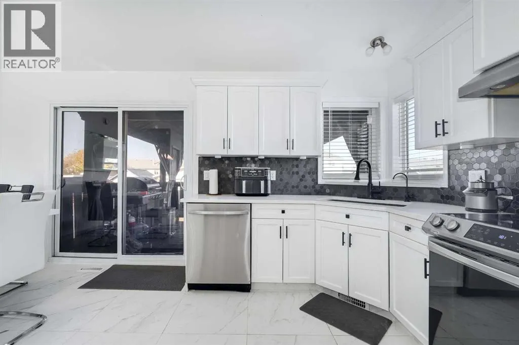 44 Parkside Crescent