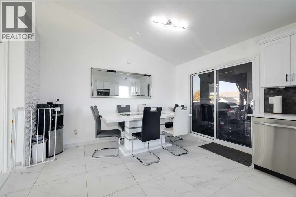 44 Parkside Crescent