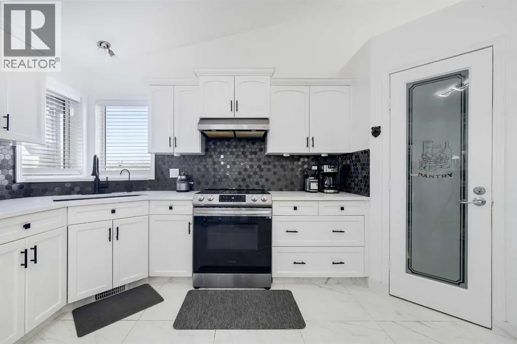 44 Parkside Crescent