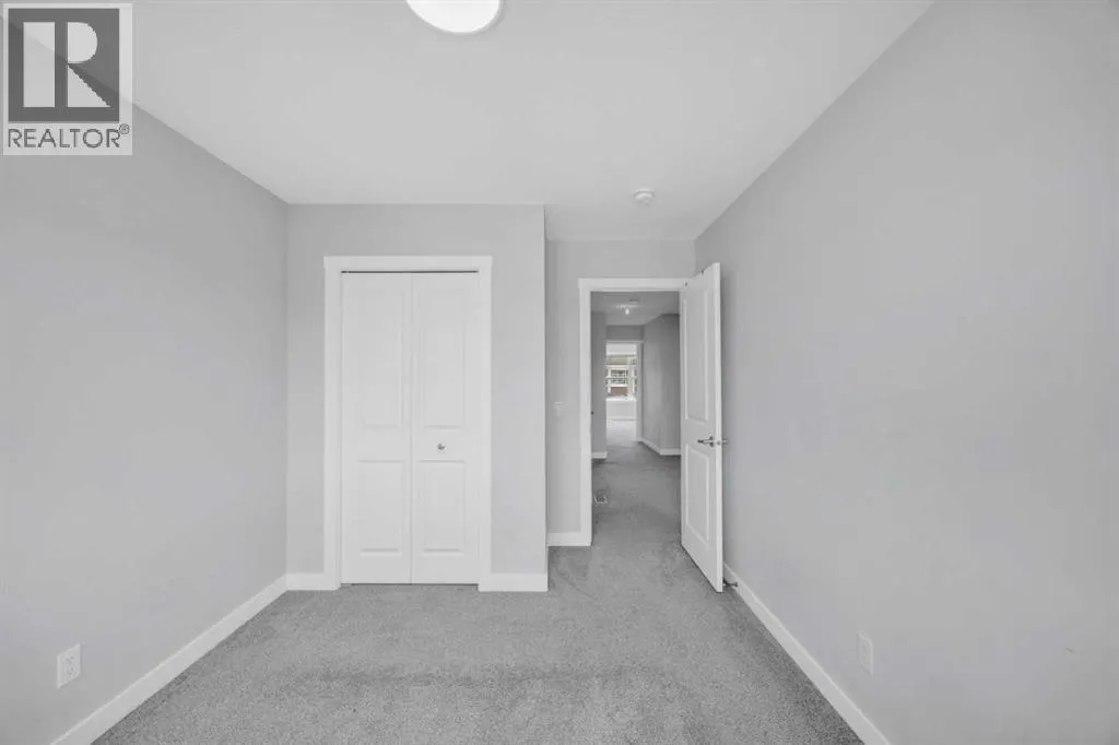 562 Corner Meadows Way NE