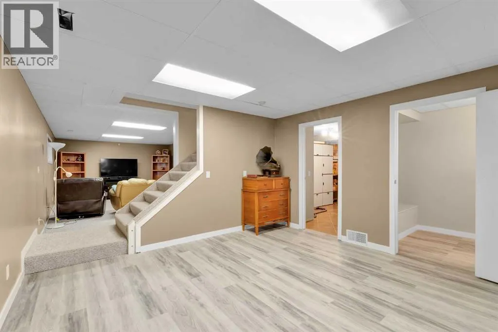 270046 Township Road 284