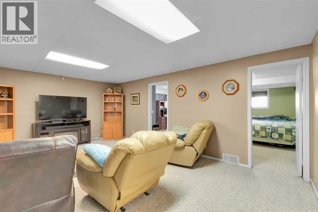 270046 Township Road 284