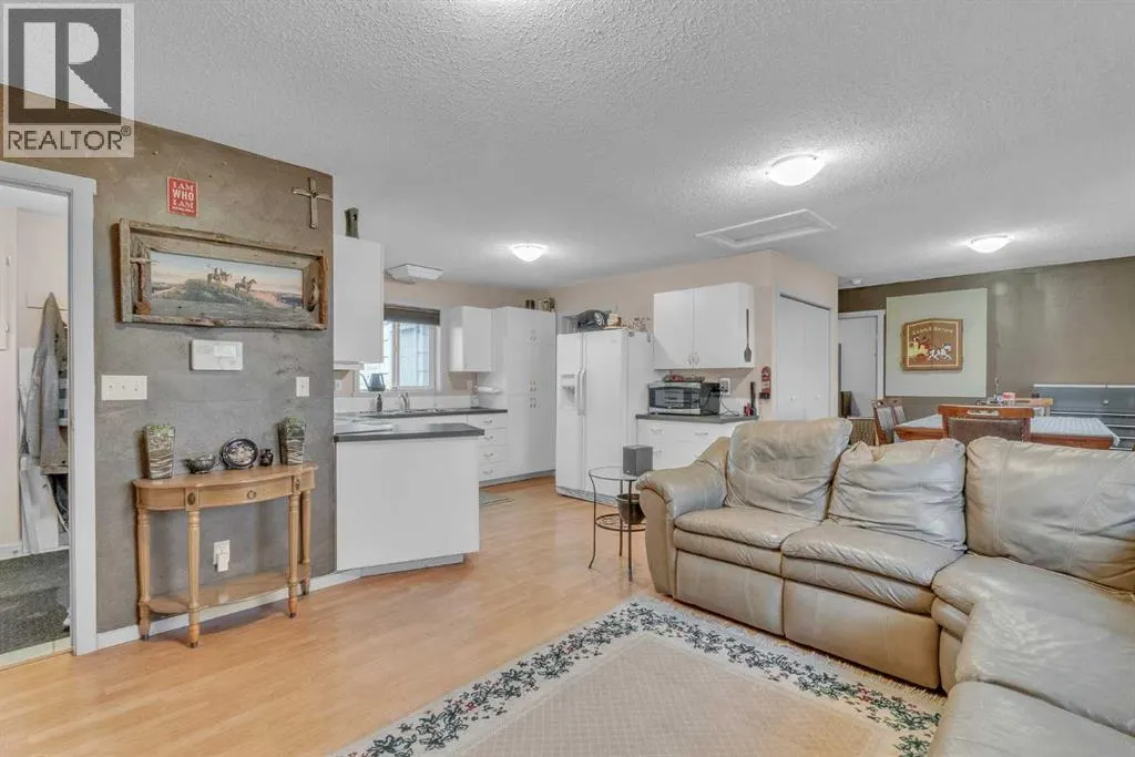 270046 Township Road 284
