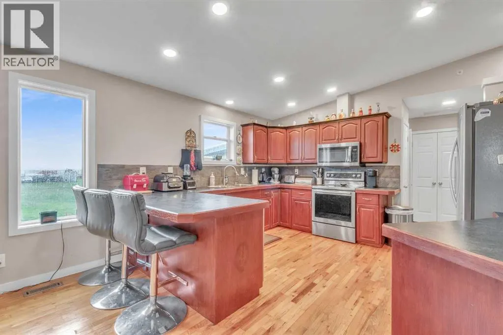270046 Township Road 284