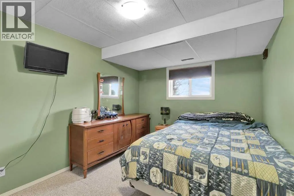 270046 Township Road 284