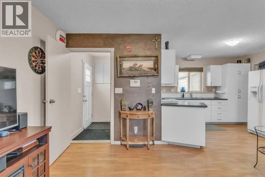 270046 Township Road 284