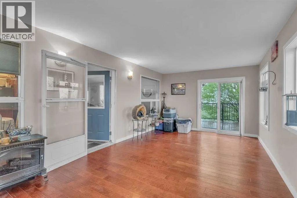 270046 Township Road 284