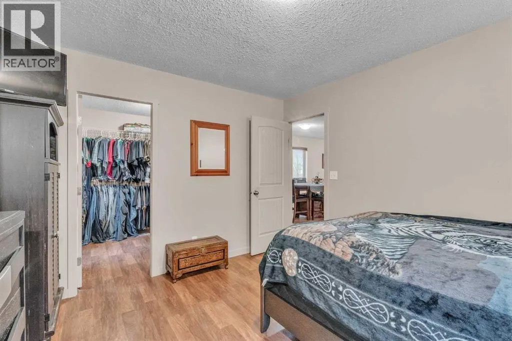 270046 Township Road 284