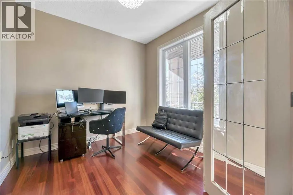 89 Springborough Boulevard SW
