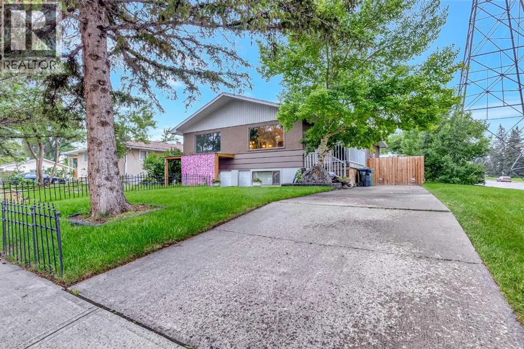 301 38 Street SW