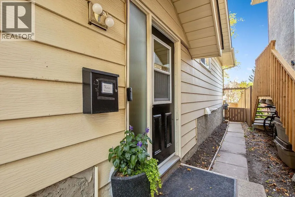 588 Strathcona Drive SW