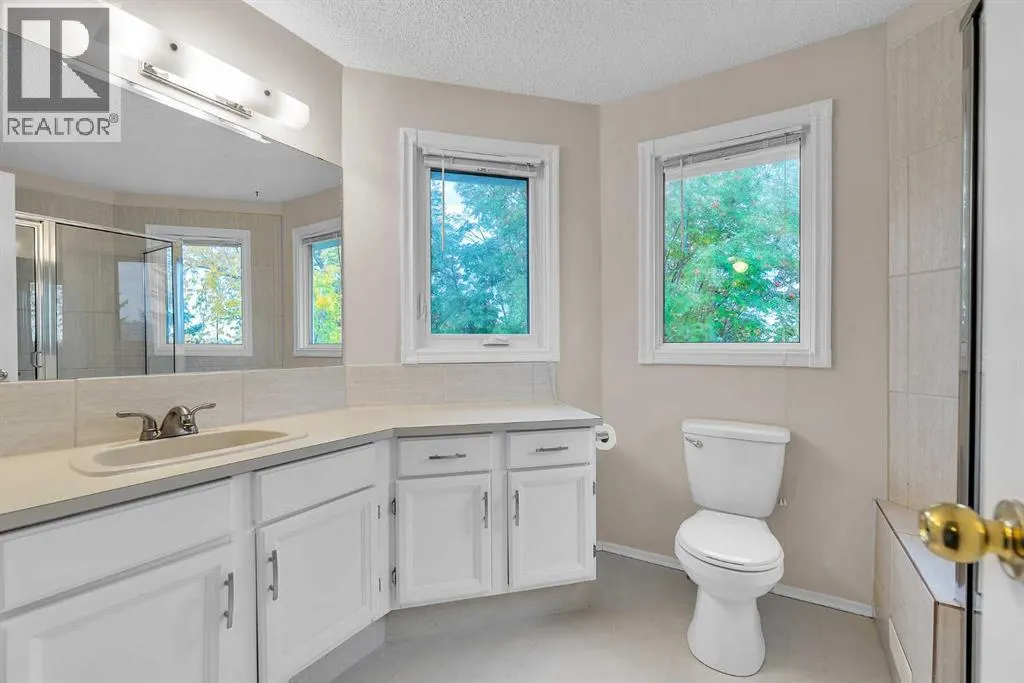 147 Scenic Way NW