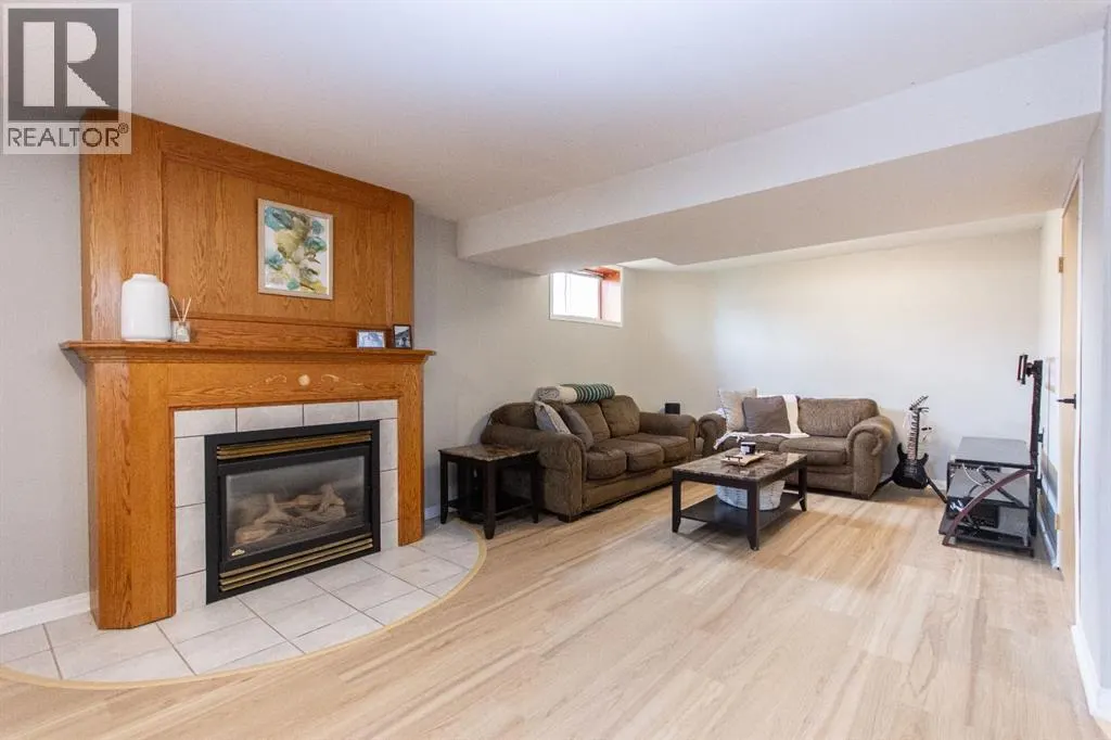 65 Lamont Close
