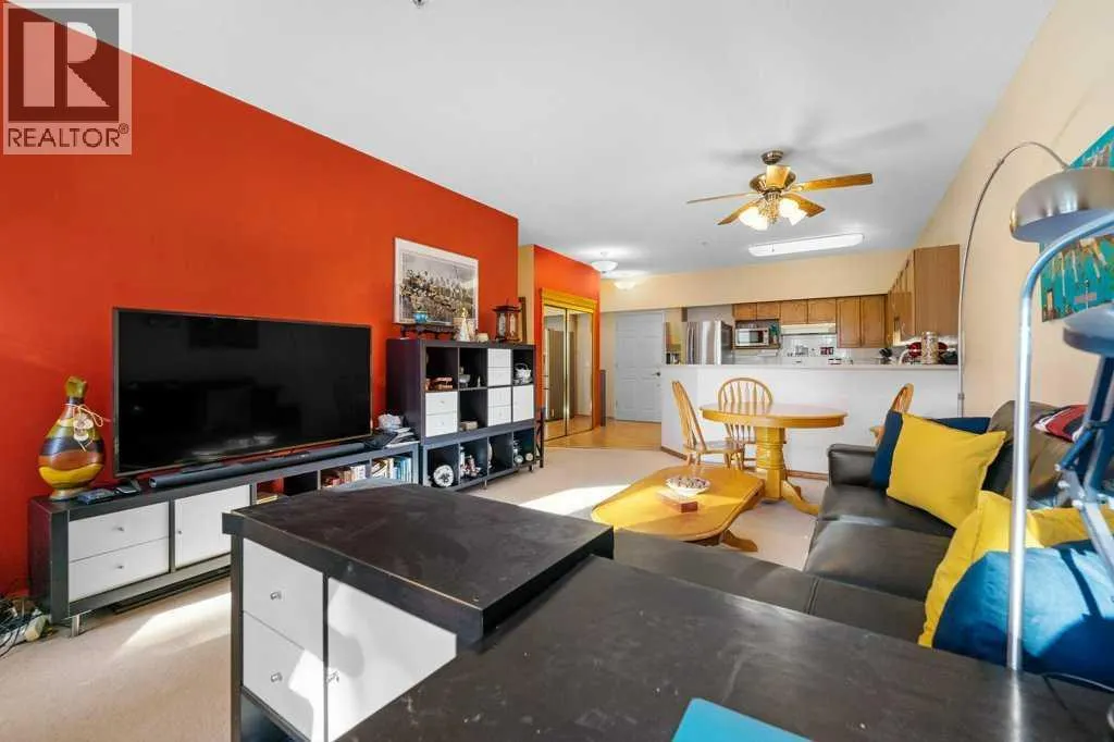 215, 200 Lincoln Way SW