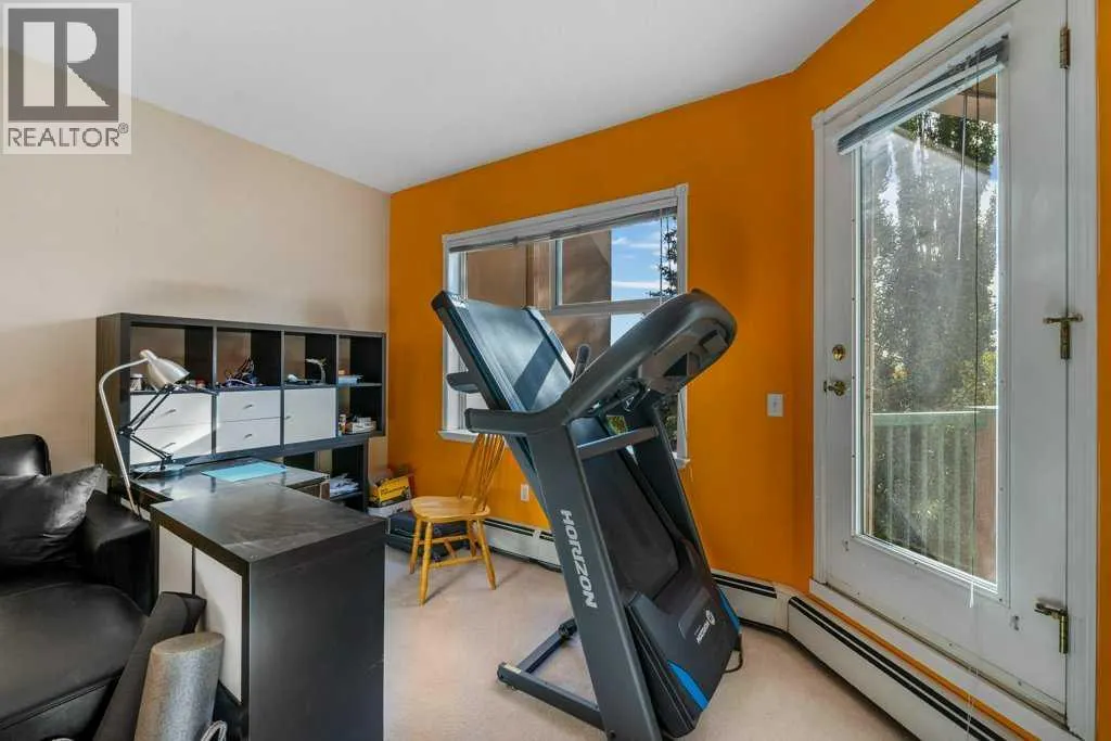 215, 200 Lincoln Way SW