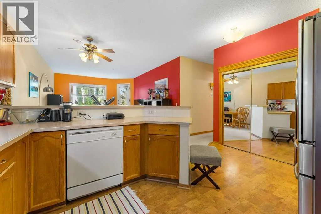 215, 200 Lincoln Way SW