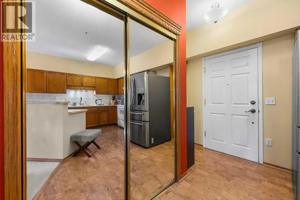 215, 200 Lincoln Way SW