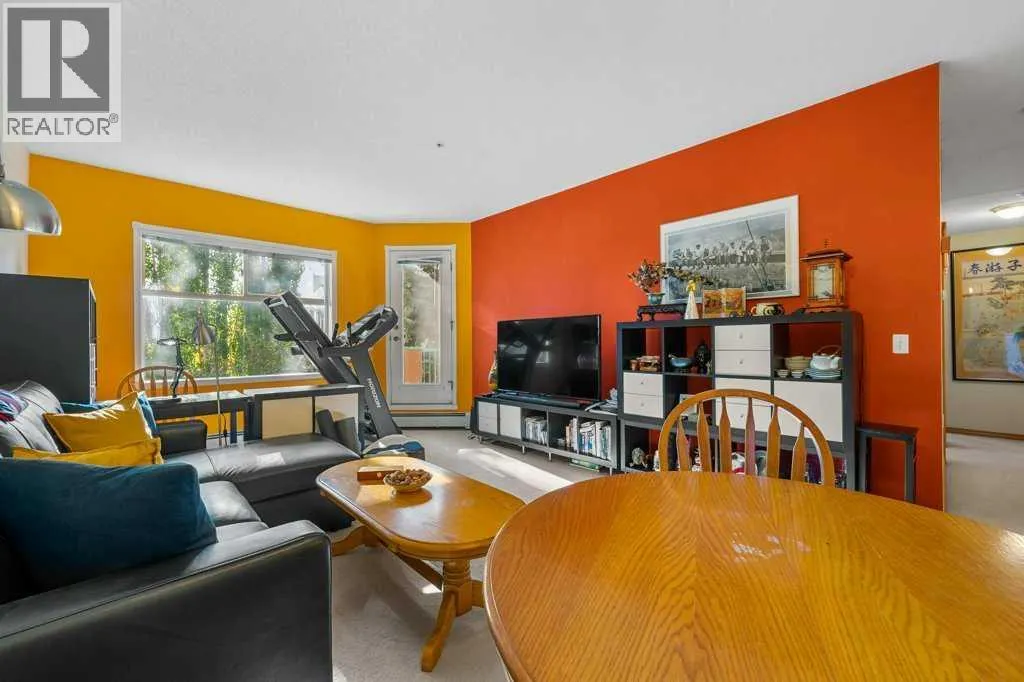 215, 200 Lincoln Way SW