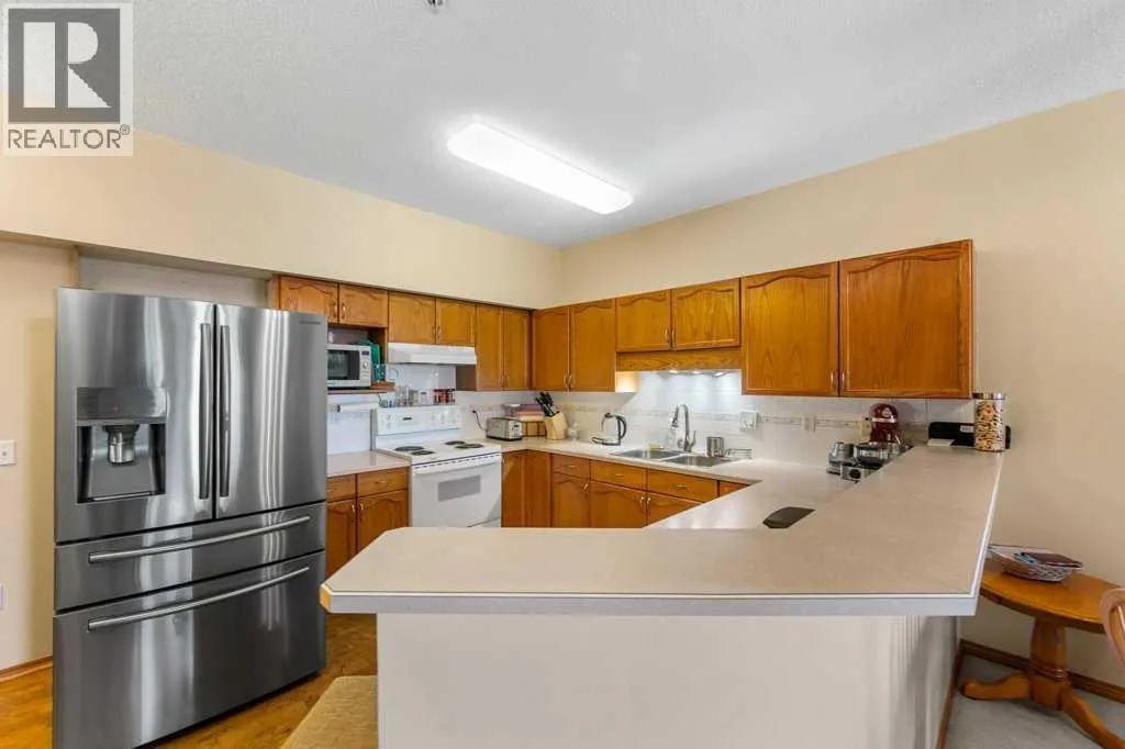 215, 200 Lincoln Way SW