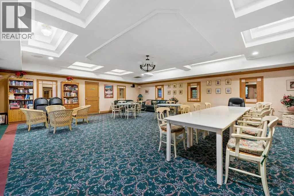 215, 200 Lincoln Way SW