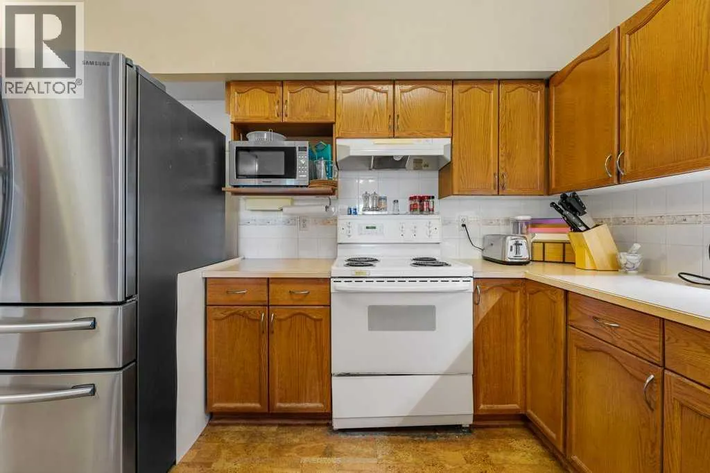 215, 200 Lincoln Way SW