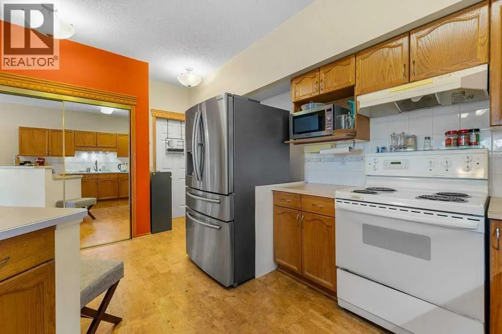 215, 200 Lincoln Way SW