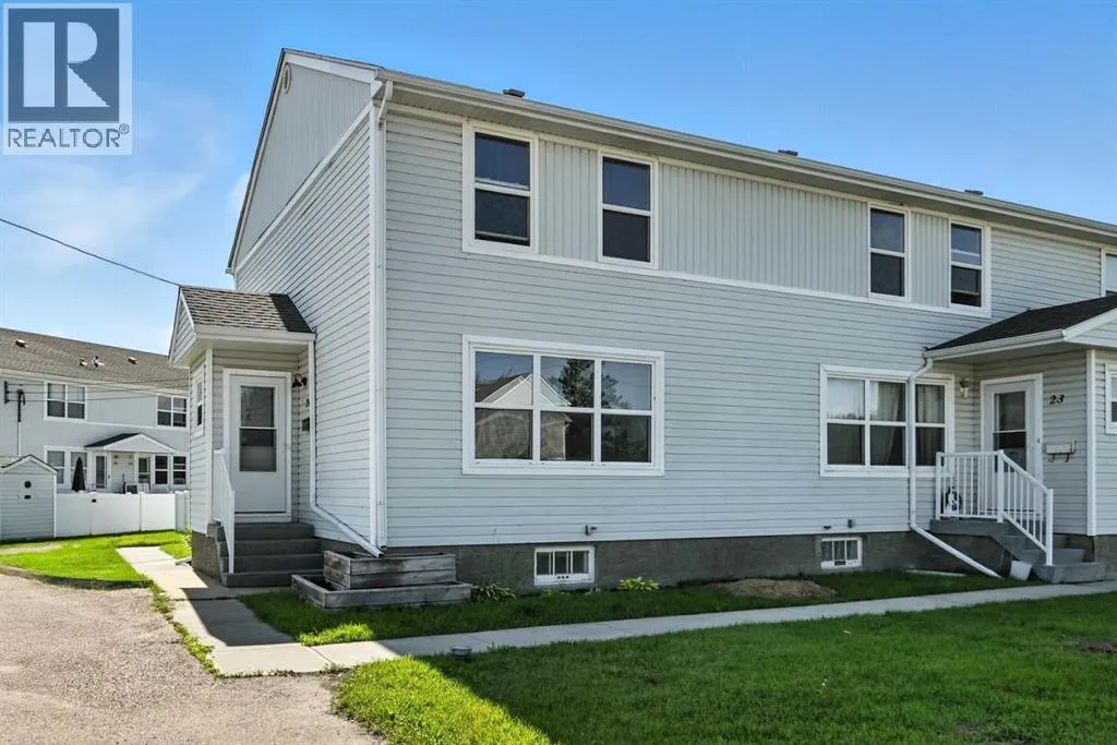24 Poplar Crescent