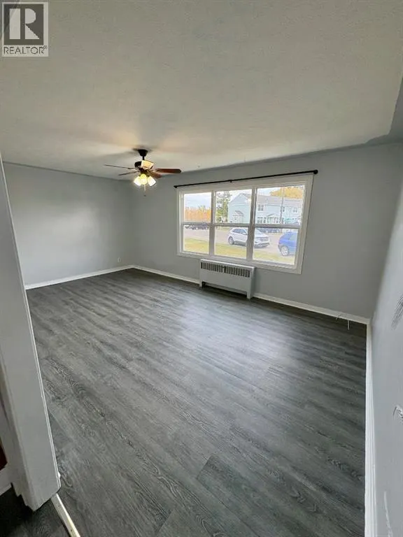 24 Poplar Crescent